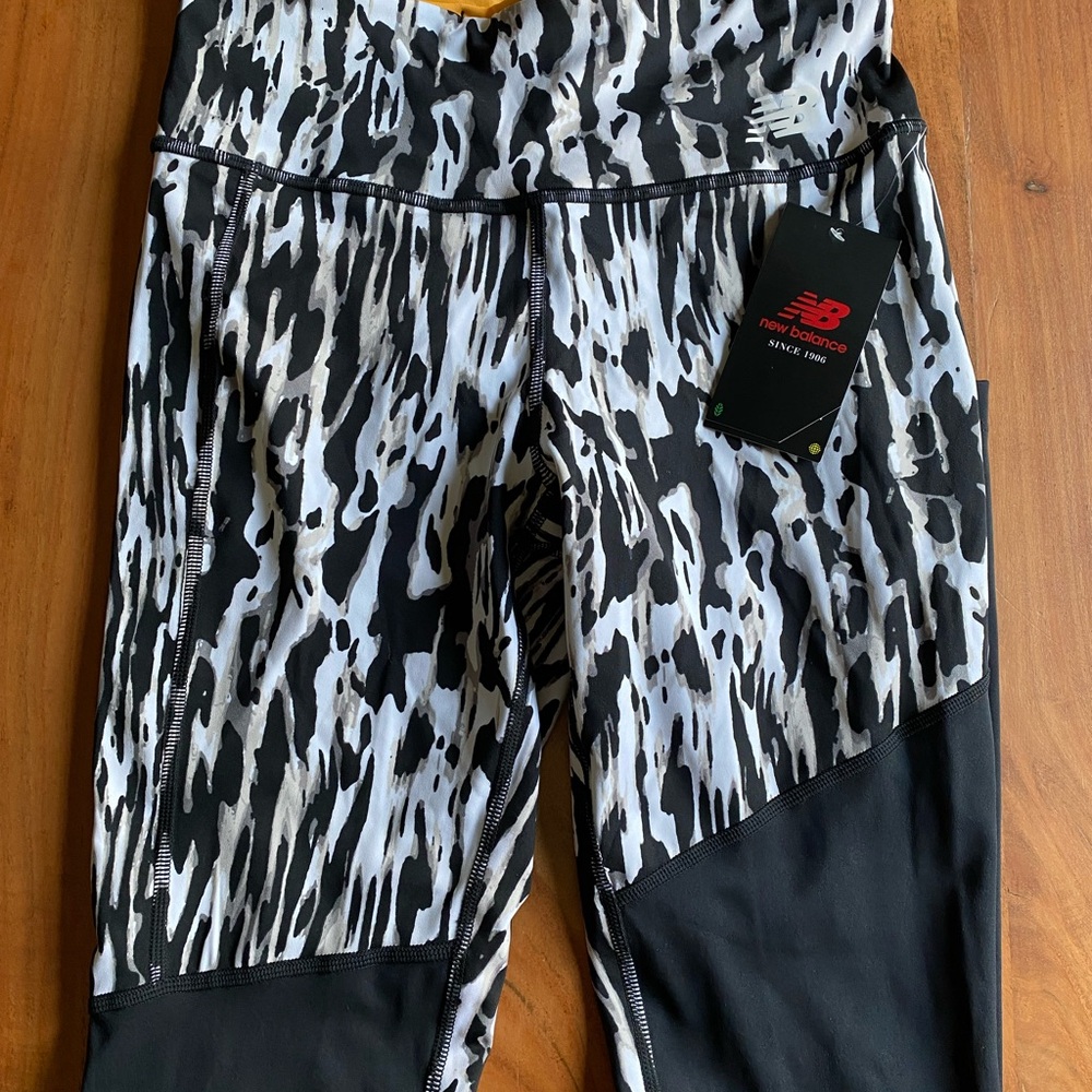 New Balance Vibrant patterned athletic tights